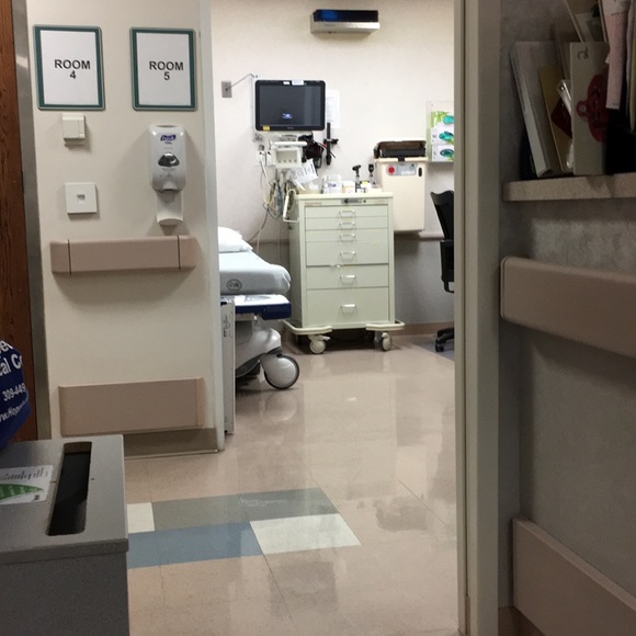 Meet your Posher, Kelly - Picture 1 of 1